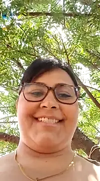 Snapshot of promiscuous-indecent-momm chatting on 03.21.25 promiscuous-indecent-momm online show from 03.21.25