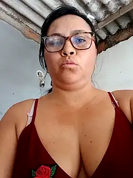 Snapshot of promiscuous-indecent-momm chatting on 09.14.25 promiscuous-indecent-momm online show from 09.14.25