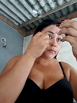 Snapshot of promiscuous-indecent-momm chatting on 09.22.25 promiscuous-indecent-momm online show from 09.22.25