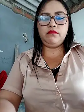 Snapshot of promiscuous-indecent-momm chatting on 09.24.25 promiscuous-indecent-momm online show from 09.24.25