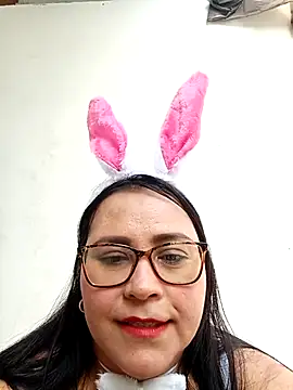 Snapshot of promiscuous-indecent-momm chatting on 10.29.25 promiscuous-indecent-momm online show from 10.29.25