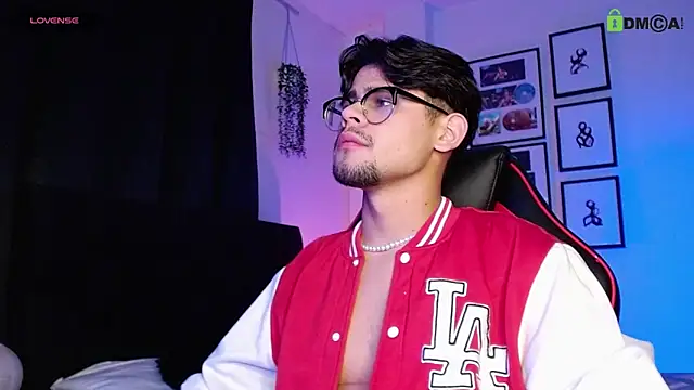 isaac-saenz online show from 12.13.25