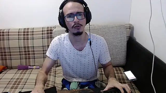 Snapshot of cholitohermoso chatting on 06.29.26 cholitohermoso online show from 06.29.26