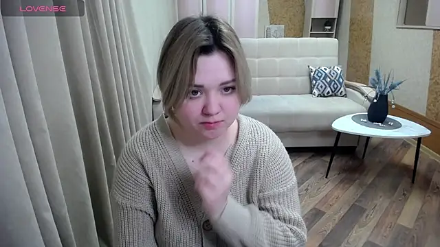 Snapshot of Finna_39 chatting on 02.13.25 Finna 39 online show from 02.13.25