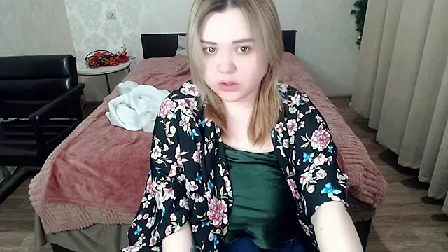 Snapshot of Finna_39 chatting on 03.05.25 Finna 39 online show from 03.05.25