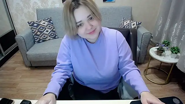 Snapshot of Finna_39 chatting on 09.28.25 Finna 39 online show from 09.28.25