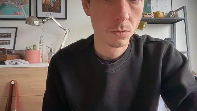 Snapshot of MikymikeBBWD chatting on 11.11.25 MikymikeBBWD online show from 11.11.25