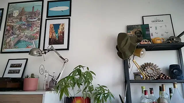 Snapshot of MikymikeBBWD chatting on 11.26.25 MikymikeBBWD online show from 11.26.25