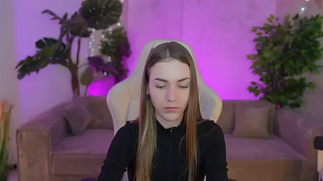 Layla Sweet  online show from 03.17.25