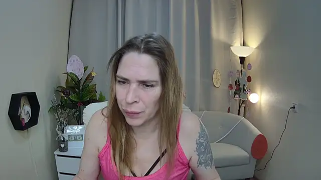 TessaDaybreak online show from 04.05.26