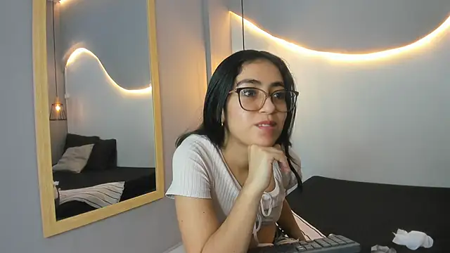 lucelly 15 online show from 10.24.25