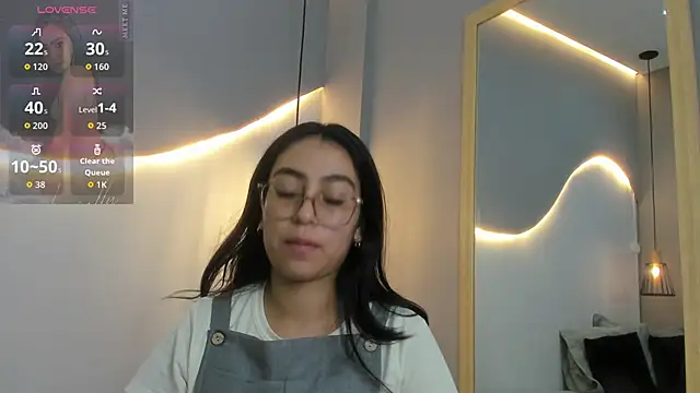 Snapshot of lucelly_15 chatting on 01.14.26 lucelly 15 online show from 01.14.26