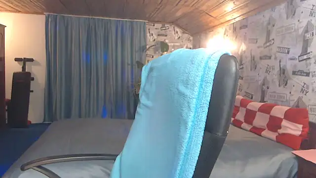 Snapshot of Tatyana72 chatting on 12.14.24 Tatyana72 online show from 12.14.24