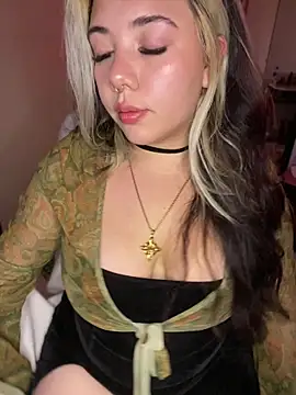 Snapshot of _ivyginger chatting on 07.22.26 ivyginger online show from 07.22.26