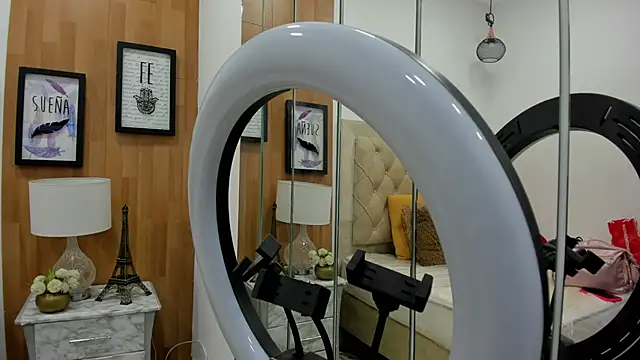 Snapshot of KimberlyBigBoobs chatting on 09.10.25 KimberlyBigBoobs online show from 09.10.25