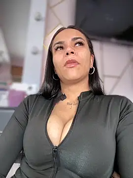 Naatalia online show from 10.28.25