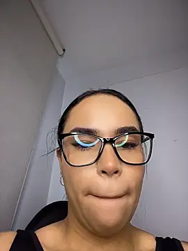 Naatalia online show from 04.18.26