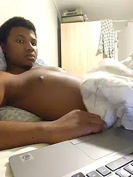 Snapshot of titopta chatting on 10.25.25 titopta online show from 10.25.25