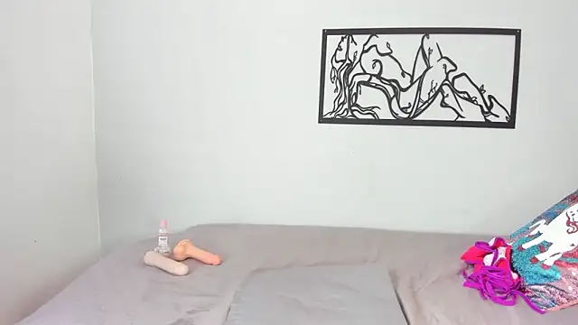 Snapshot of karina-lopez chatting on 10.17.25 karina-lopez online show from 10.17.25