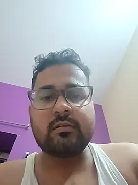 Snapshot of susthovai chatting on 11.26.25 susthovai online show from 11.26.25