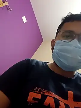 Snapshot of susthovai chatting on 12.15.25 susthovai online show from 12.15.25