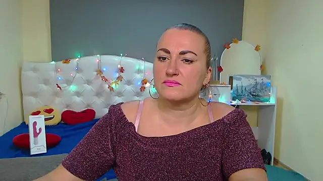 DianaMGG online show from 11.19.25