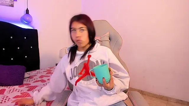 Snapshot of Melany__dreams chatting on 02.26.25 Melany dreams online show from 02.26.25