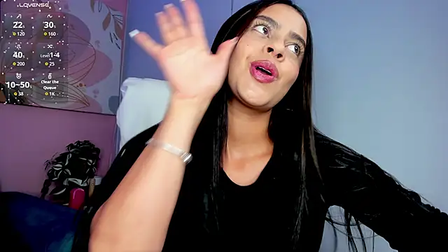 Bella walker  online show from 10.05.25