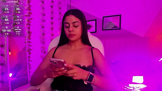 Bella walker  online show from 11.28.25