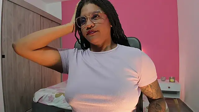 ZahraRose online show from 11.15.25