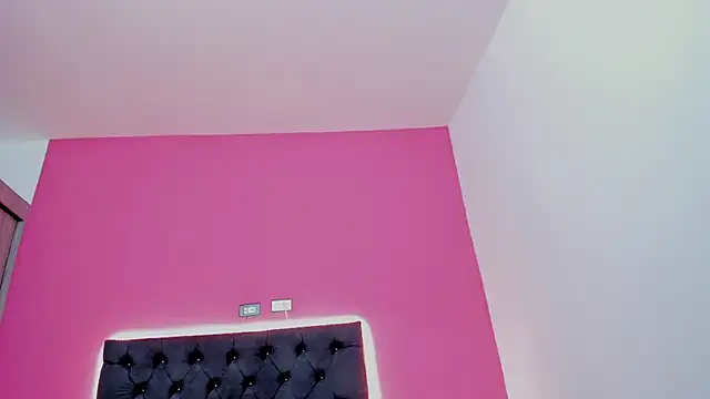 ZahraRose online show from 11.17.25