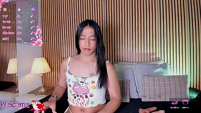 Snapshot of MichelleOwens chatting on 02.19.25 MichelleOwens online show from 02.19.25