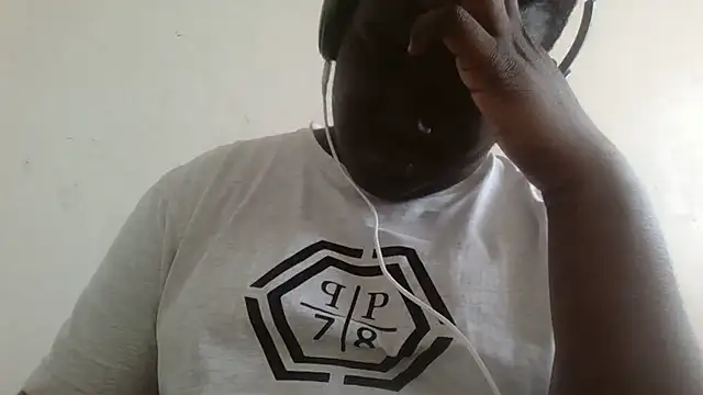 Snapshot of Akawsijunior21 chatting on 02.28.25 Akawsijunior21 online show from 02.28.25