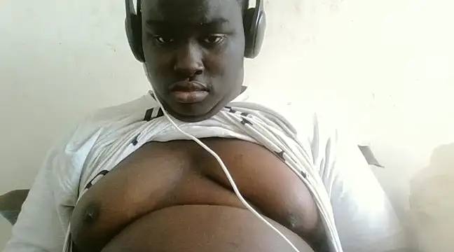 Snapshot of Akawsijunior21 chatting on 02.28.25 Akawsijunior21 online show from 02.28.25