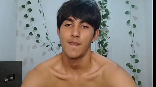 Snapshot of neithanzynxx chatting on 02.19.25 neithanzynxx online show from 02.19.25