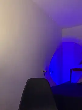 Dahiana Giil online show from 09.28.25