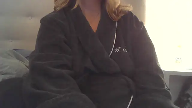 Snapshot of sizha6 chatting on 10.13.25 sizha6 online show from 10.13.25