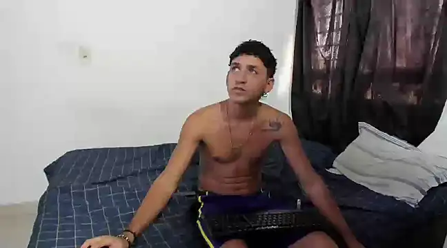 Snapshot of tonypaul13 chatting on 02.20.25 tonypaul13 online show from 02.20.25