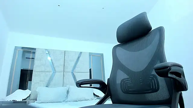 JacobRoberts1 online show from 02.14.25