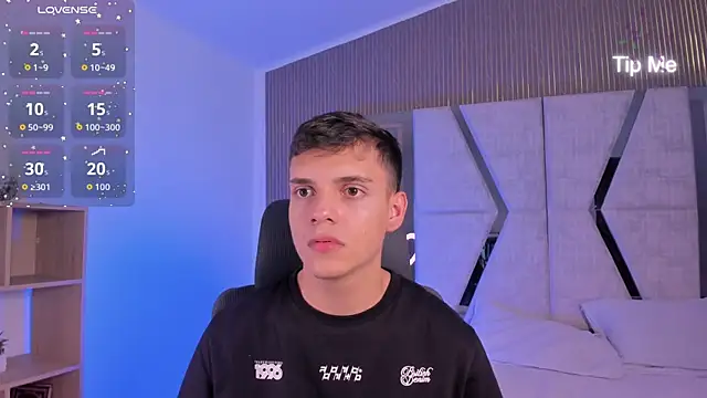 JacobRoberts1 online show from 11.07.25