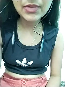 Snapshot of Aaradhna-hoy chatting on 03.08.25 Aaradhna-hoy online show from 03.08.25