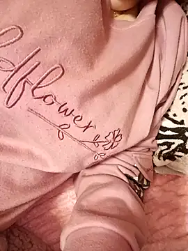 Snapshot of Sarabill chatting on 02.14.25 Sarabill online show from 02.14.25