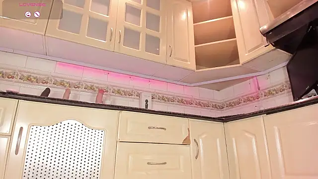 AnahisBennett online show from 02.20.26