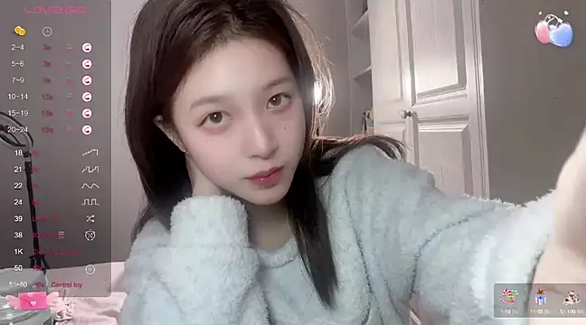 Snapshot of YaYa-521 chatting on 02.19.25 YaYa-521 online show from 02.19.25