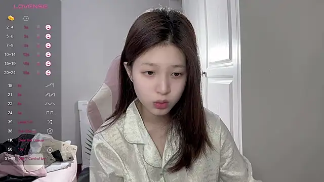 Snapshot of YaYa-521 chatting on 03.05.25 YaYa-521 online show from 03.05.25