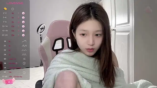 Snapshot of YaYa-521 chatting on 03.12.25 YaYa-521 online show from 03.12.25