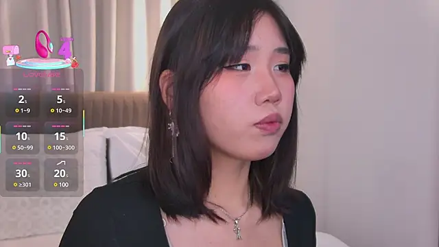 Snapshot of HitomiAoki chatting on 03.06.25 HitomiAoki online show from 03.06.25