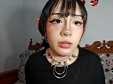 Snapshot of blue_katt chatting on 02.20.25 blue katt online show from 02.20.25