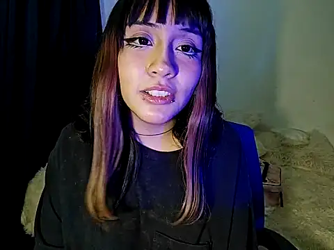 Snapshot of blue_katt chatting on 03.17.25 blue katt online show from 03.17.25