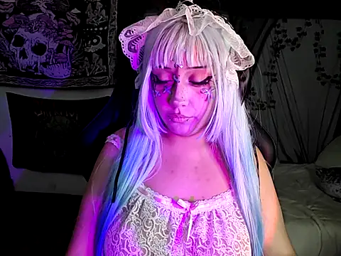 Snapshot of blue_katt chatting on 09.24.25 blue katt online show from 09.24.25